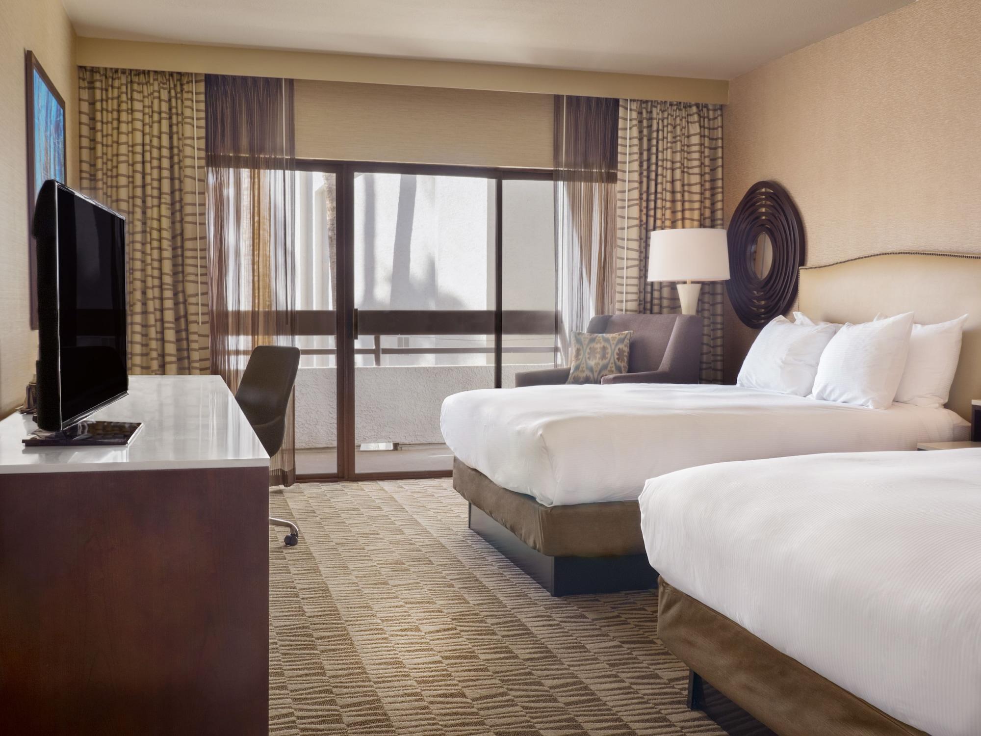 Hilton Phoenix Airport Екстериор снимка