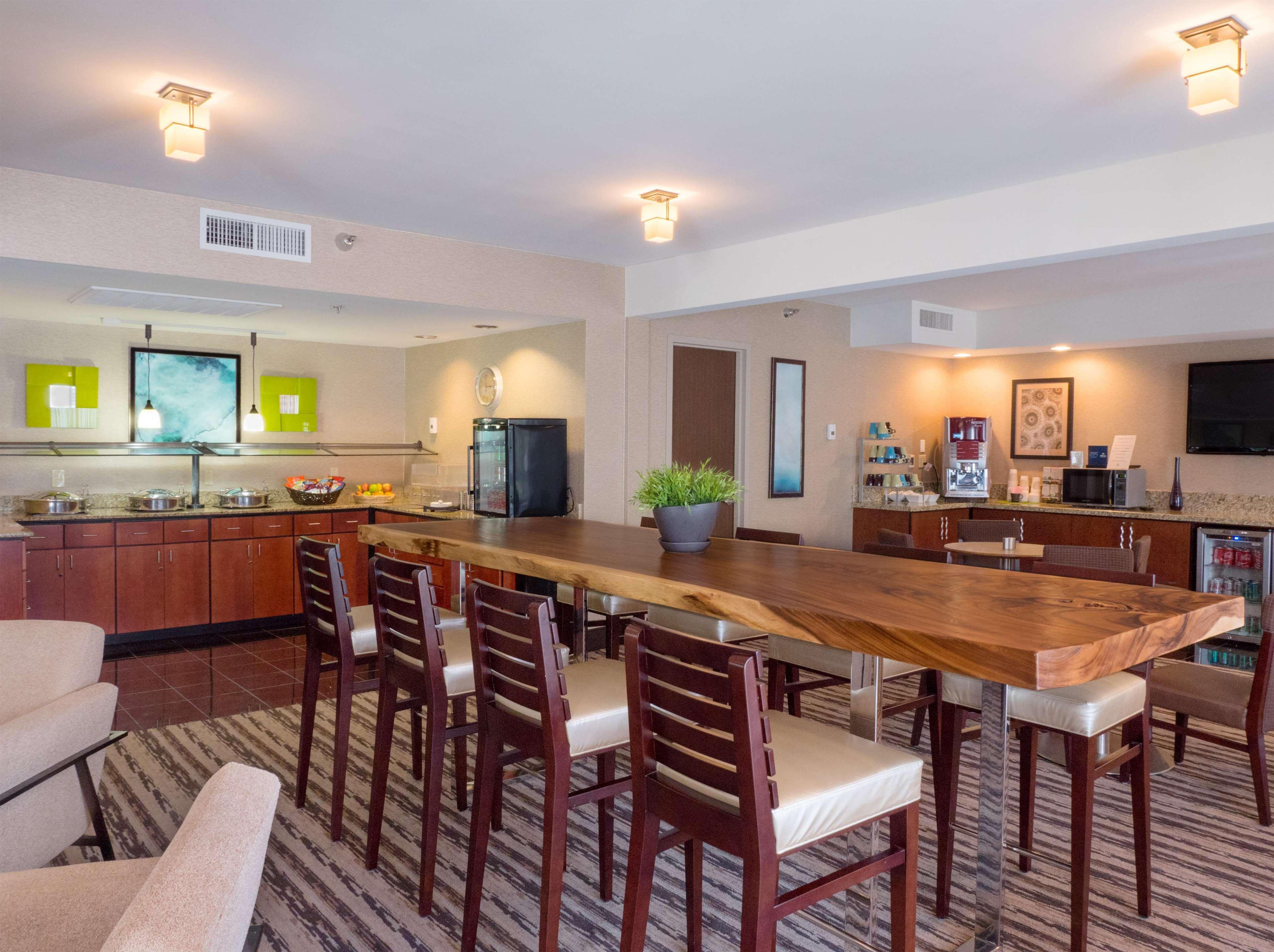 Hilton Phoenix Airport Екстериор снимка