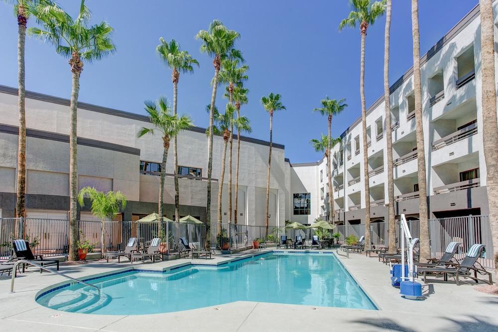 Hilton Phoenix Airport Екстериор снимка