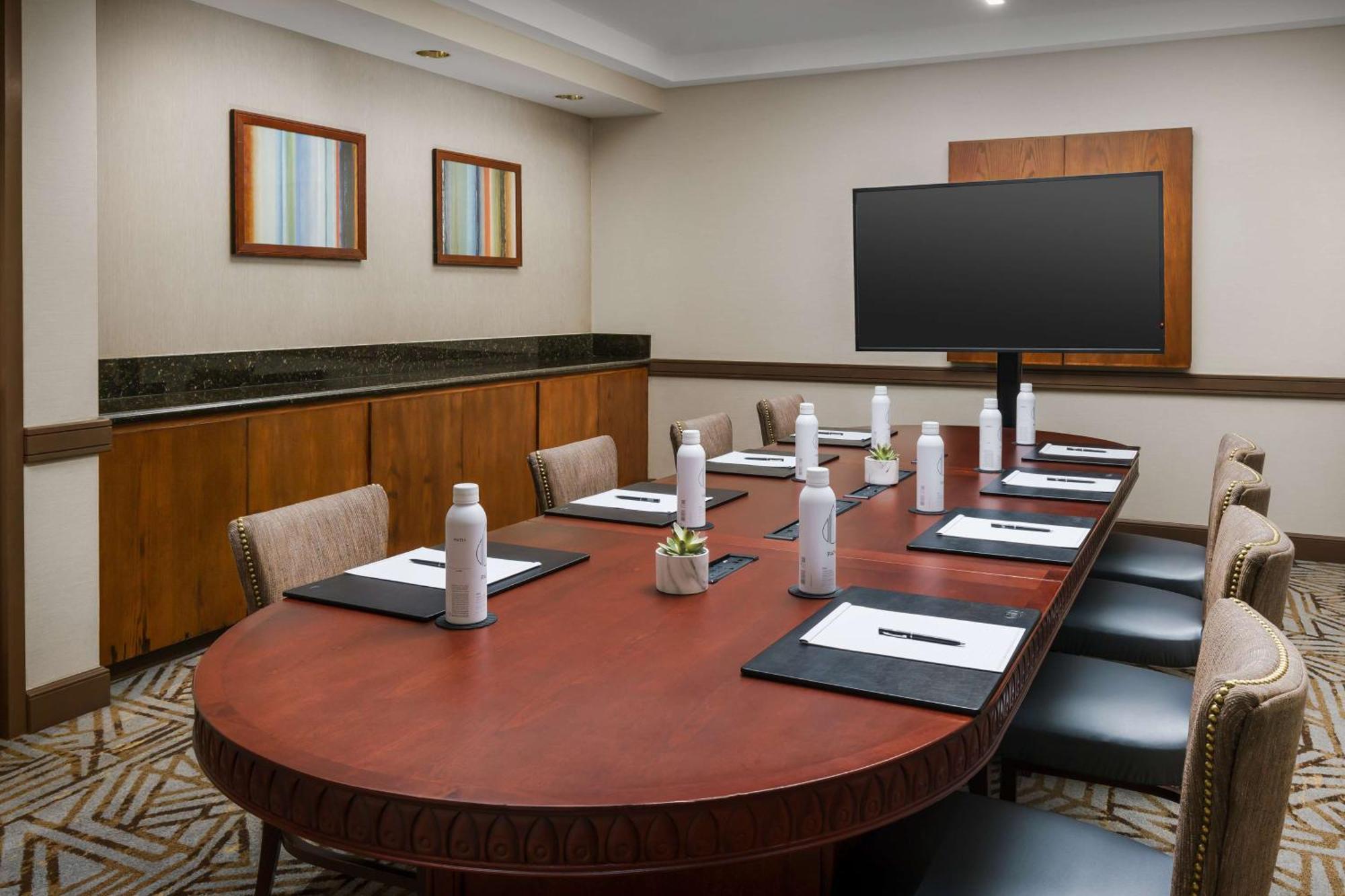 Hilton Phoenix Airport Екстериор снимка