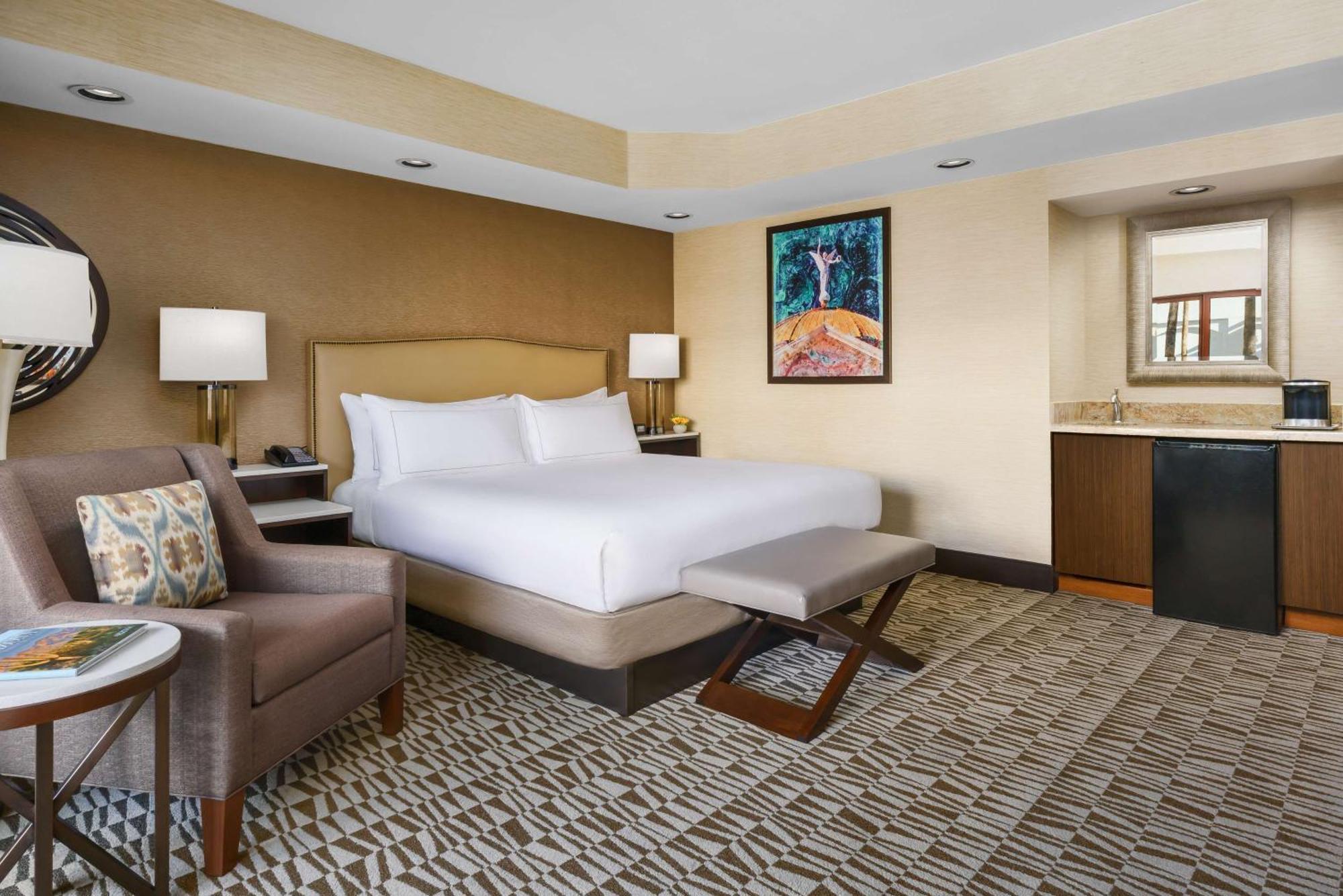 Hilton Phoenix Airport Екстериор снимка