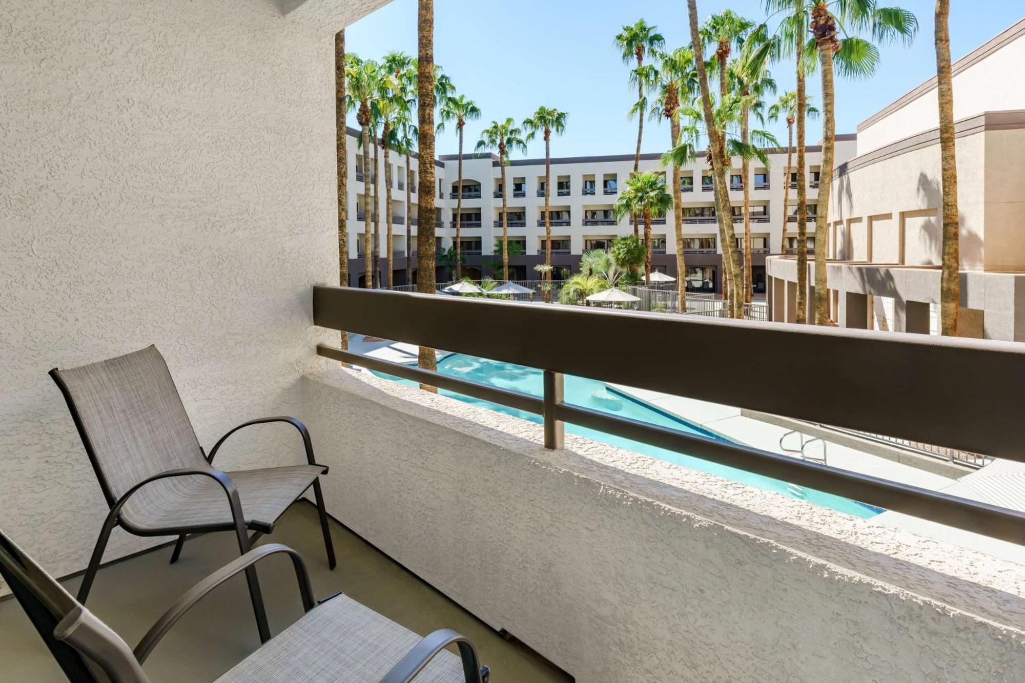 Hilton Phoenix Airport Екстериор снимка