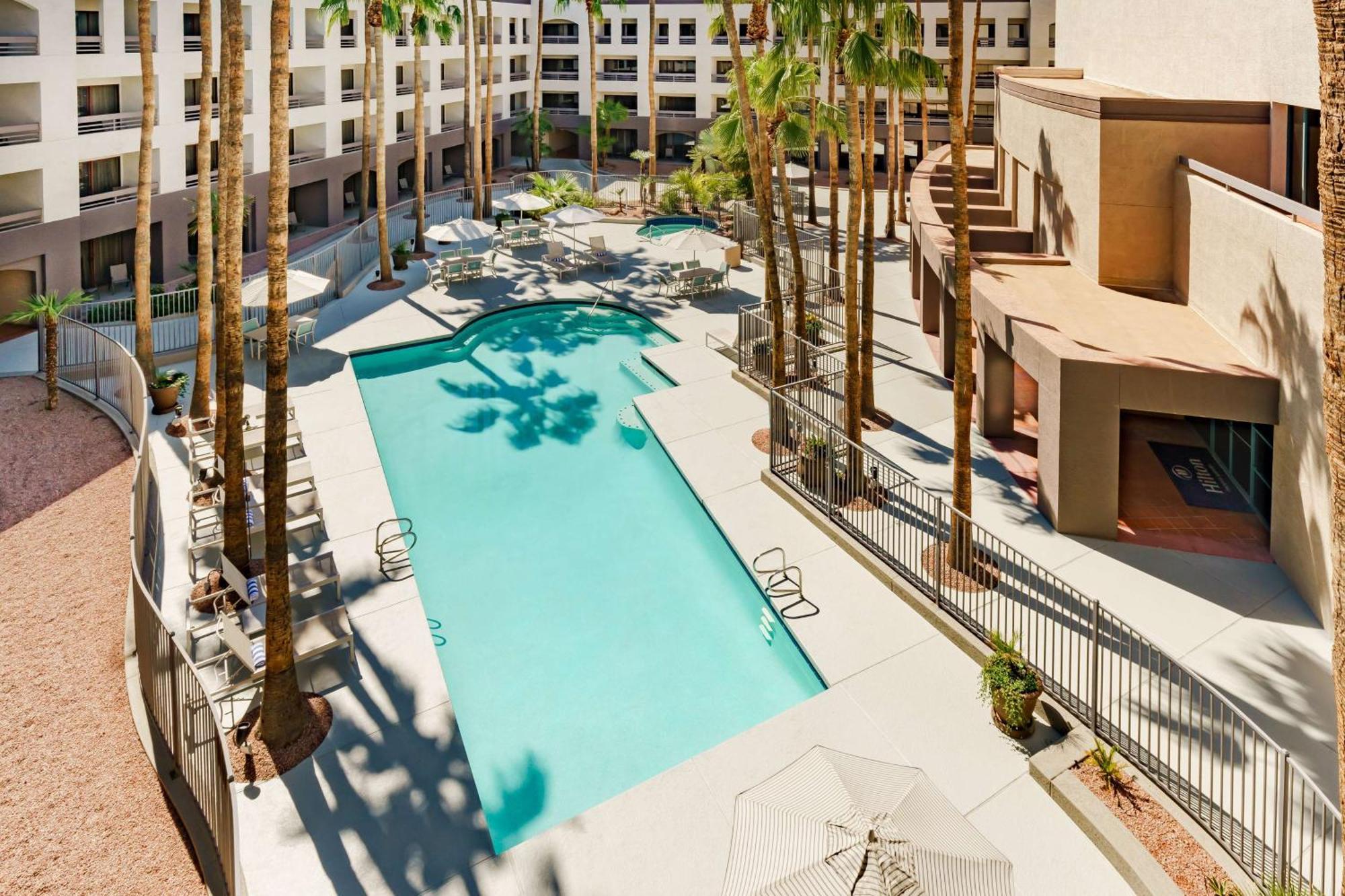 Hilton Phoenix Airport Екстериор снимка